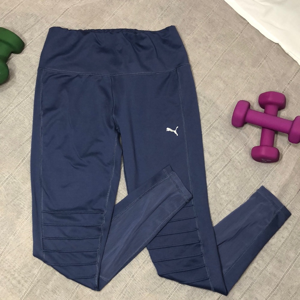 Puma Mute Purple Athletic Leggings medium EUC!! Ribbed knee.mesh back calf area